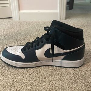 Nike Jordan 1 Mid Armory Navy